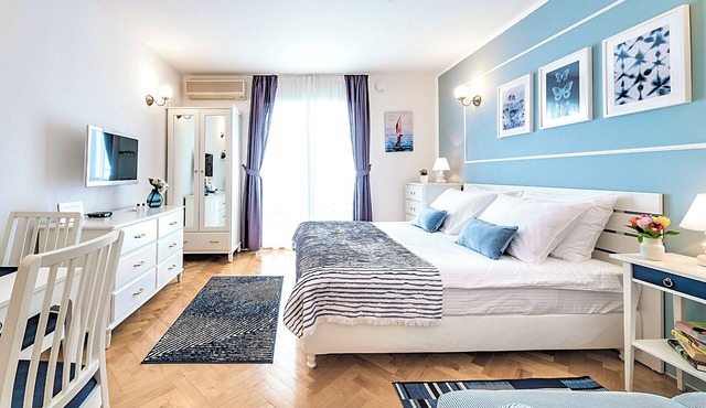 Sweet apartment next to the pebble beach in the center of amazing Dubrovnik