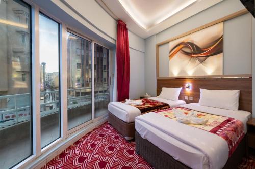 Tanha Hotel in Dubai