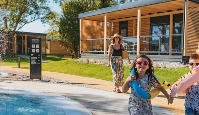 Terme Tuhelj Glamping Village: Vita Family Mobile Home for 6 People