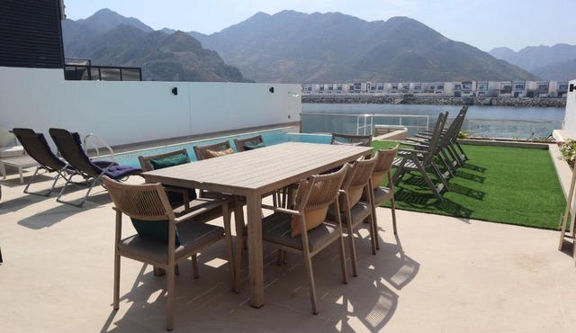 The Coral Villa with marina access, free ka yak and private pool - Al Dana Island Fujairah in Fujairah