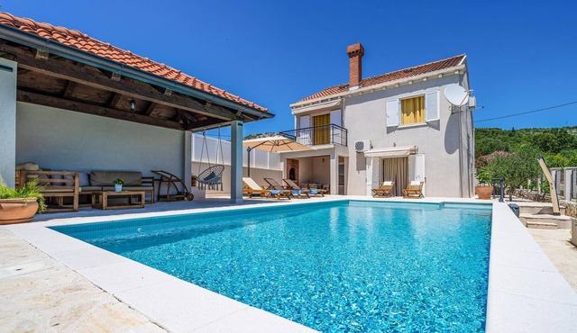This charming cottage in the small village of Doli and has everything for a relaxing and carefree va