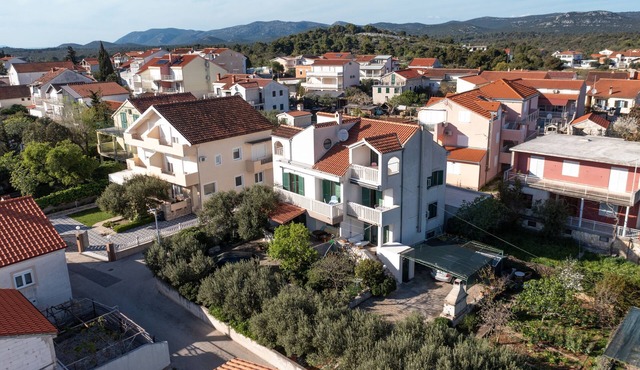 Three bedroom apartment with balcony and sea view Pirovac, Šibenik (A-22567-c) in Pirovac