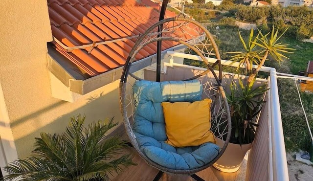 Three bedroom apartment with balcony and sea view Split (A-25945-a) in Split
