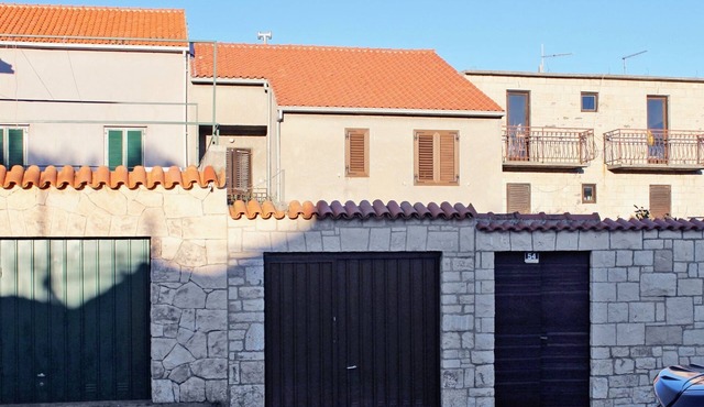 Three bedroom apartment with terrace Supetar, Brač (A-6026-a) in Supetar