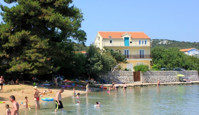 Three bedroom apartment near beach Kraj, Pašman (A-699-a) in Tkon