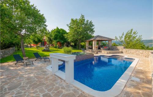 Three-Bedroom Holiday Home In Grubine in Grubine