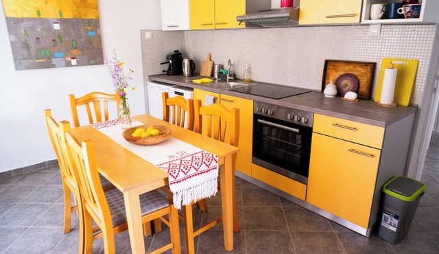 Three Little Birds Suite provide country side accommodation and artist studio.