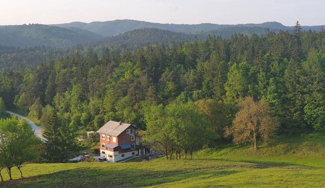 Turistična kmetija Pri studencu in Begunje pri Cerknici