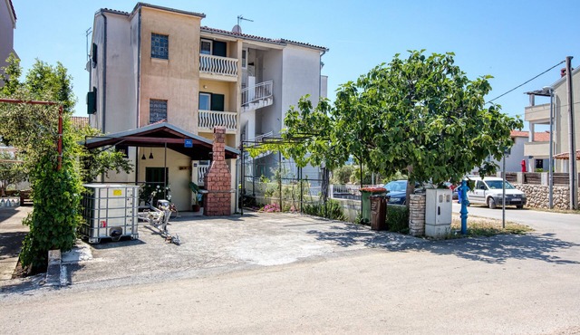 Two bedroom apartment with balcony and sea view Biograd na Moru, Biograd (A-18665-c)