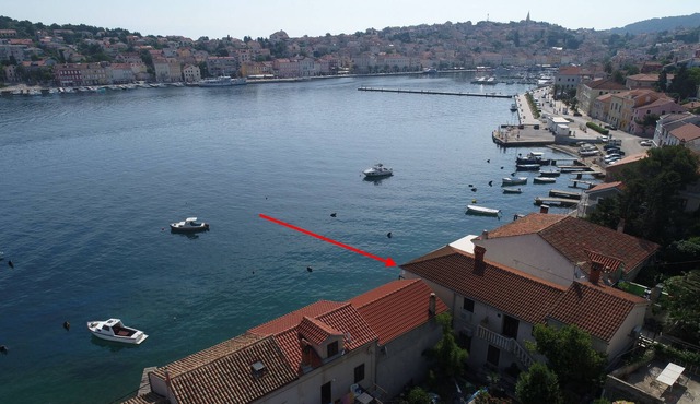 Two bedroom apartment with terrace and sea view Mali Lošinj, Lošinj (A-8006-b)