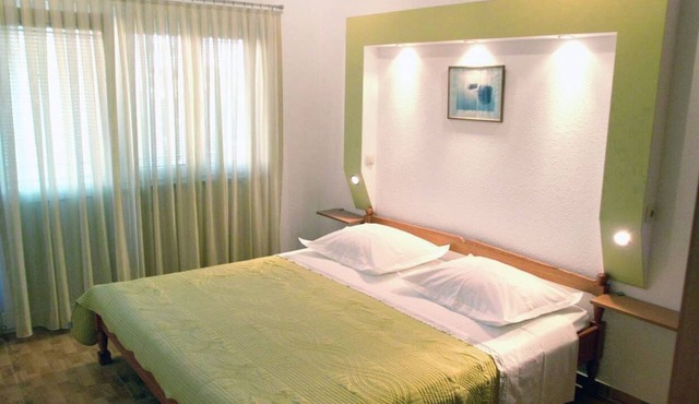 Two bedroom apartment with balcony and sea view Baška Voda, Makarska (A-2709-b)