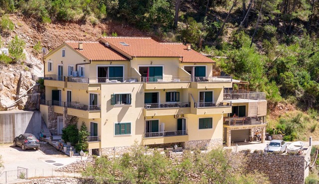 Two bedroom apartment near beach Cove Mala Pogorila, Hvar (A-27650-c)