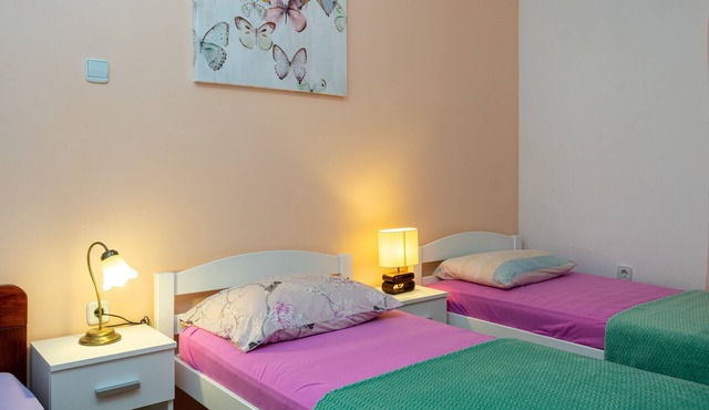 Two bedroom apartment with terrace Pakoštane, Biograd (A-19889-a)