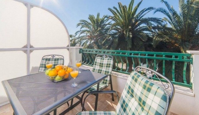 Two bedroom apartment near beach Podstrana, Split (A-16829-e) in Podstrana