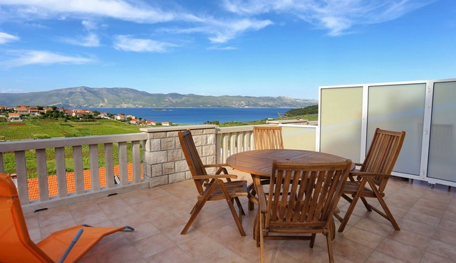 Two bedroom apartment with terrace and sea view Lumbarda, Korčula (A-4370-b) in Lumbarda