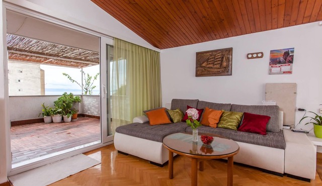 Two-Bedroom Apartment Kate A1 with Balcony