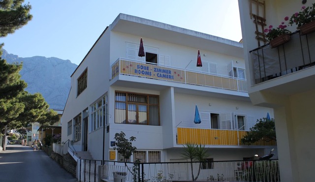 Two bedroom apartment with balcony Makarska (A-6778-b)
