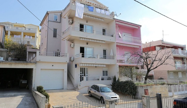 Two bedroom apartment with balcony and sea view Podstrana, Split (A-10348-b) in Podstrana