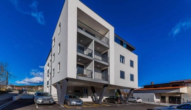 Two Bedroom Apartment in Sinj