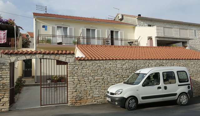 Two bedroom apartment with balcony and sea view Supetar, Brač (A-16699-a) in Supetar