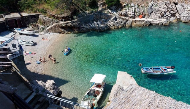 Two bedroom apartment near beach Cove Pobij, Hvar (A-9704-a) in Gdinj