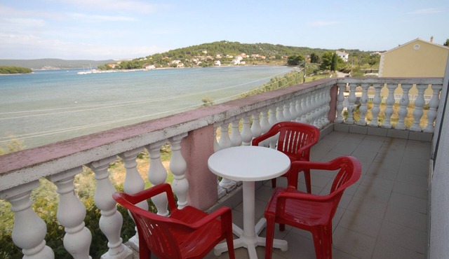 Two bedroom apartment near beach Mrljane, Pašman (A-8464-a)