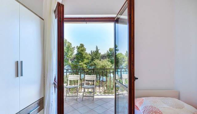 Two bedroom apartment near beach Tkon, Pašman (A-698-a)