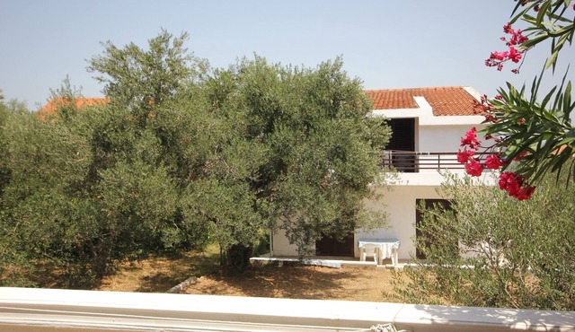 Two bedroom apartment near beach Tkon, Pašman (A-8297-a)