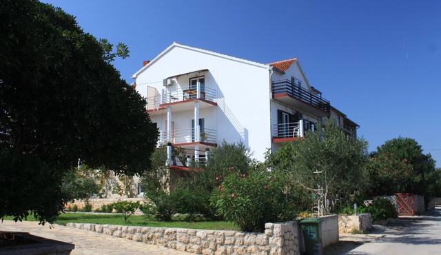 Two bedroom apartment near beach Tkon, Pašman (A-8458-a)
