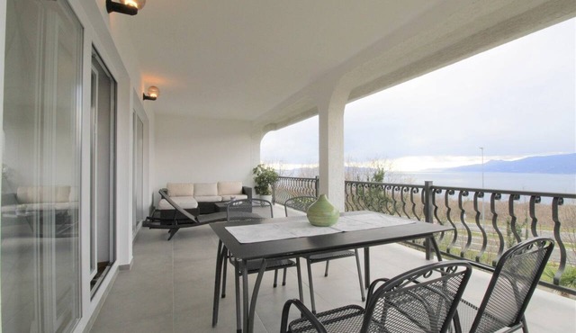 Two bedroom apartment with balcony and sea view Rijeka (A-27193-a)