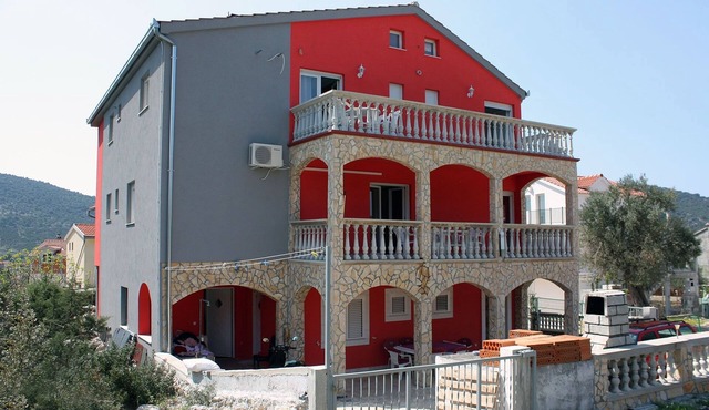 Two bedroom apartment with terrace Vinišće, Trogir (A-4886-b) in Vinišce
