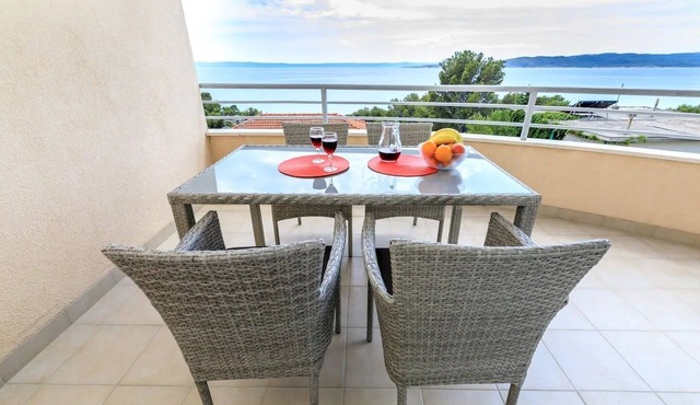 Two bedroom apartment with a swimming pool Brela, Makarska (A-19998-b)