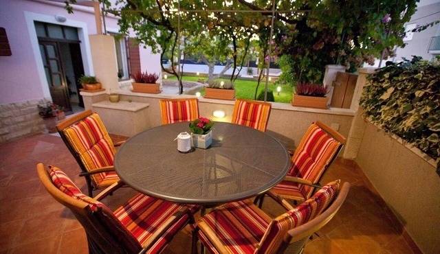 Two bedroom apartment with a swimming pool Preko, Ugljan (A-20390-b)