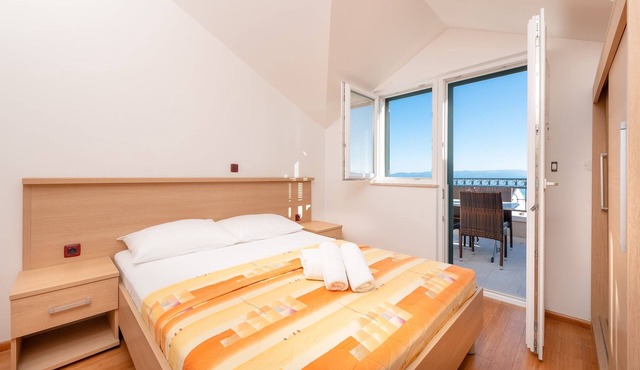 Two bedroom apartment with balcony and sea view Tučepi, Makarska (A-3193-b)