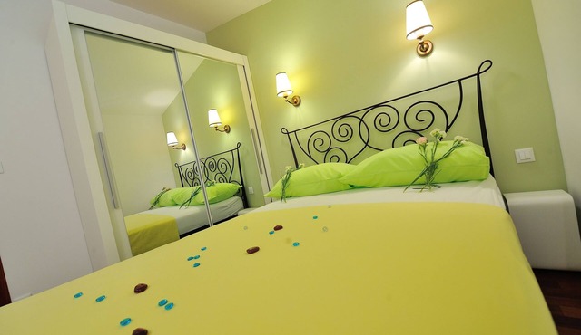 Two bedroom apartment with terrace and sea view Omiš (A-20787-f) in Omiš