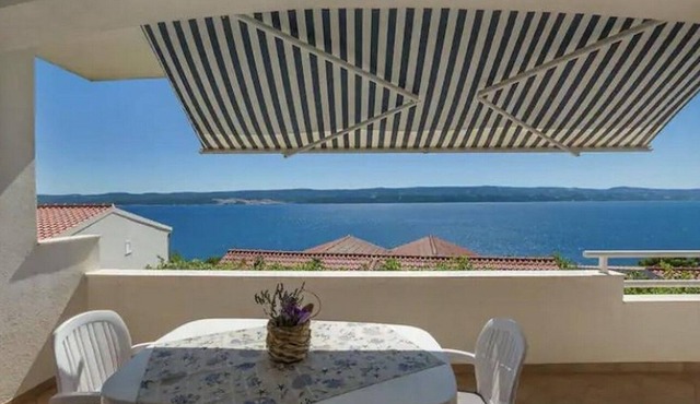 Two bedroom apartment with terrace and sea view Lokva Rogoznica, Omiš (A-22069-a)