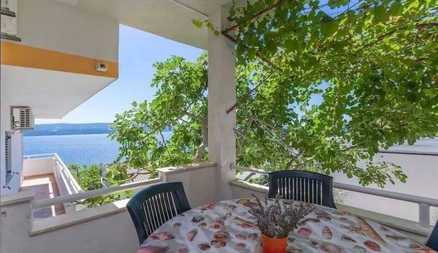 Two bedroom apartment with terrace and sea view Lokva Rogoznica, Omiš (A-22069-b)