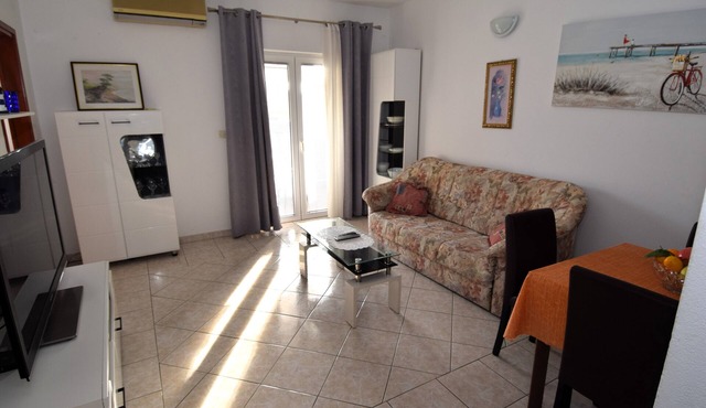 Two bedroom apartment with balcony, free parking provided in Pula