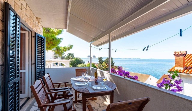 Two bedroom apartment with terrace and sea view Zavalatica, Korčula (A-547-a) in Čara