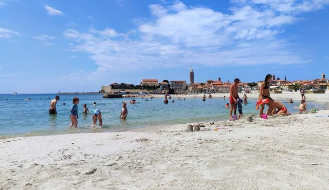 Two bedroom apartment with terrace and sea view Banjol, Rab (A-4952-b) in Rab