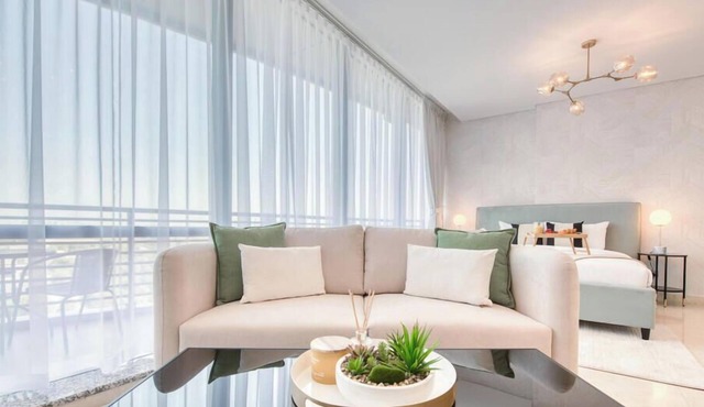 Upscale Studio at Sky Gardens DIFC by Deluxe Holiday Homes in Dubai