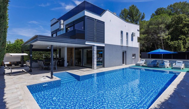 Vacation home Rial 2 by Interhome