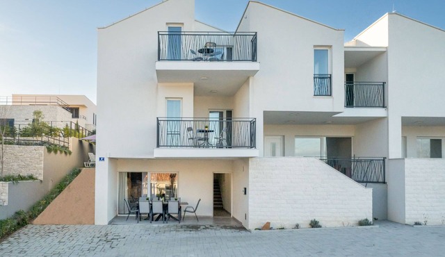 Vacation home Tica by Interhome