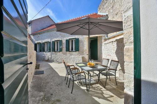 Vacation home Vibor in Dračevica