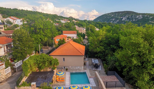 Vacation home with private pool and garden in the quiet hinterland of Crikvenica in Grižane-Belgrad