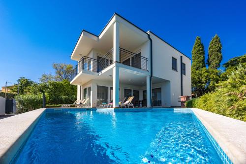 VILA PALISKA