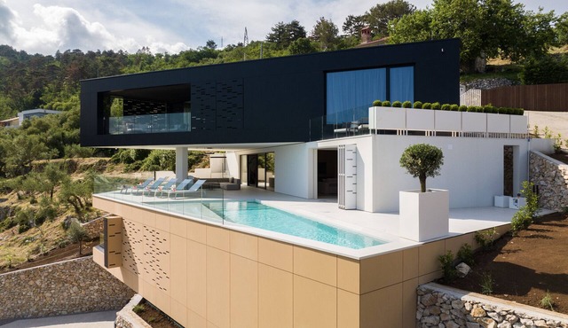 Villa 3.0 near Opatija for 8 people with indoor and outdoor pool & wellness in Mošcenice