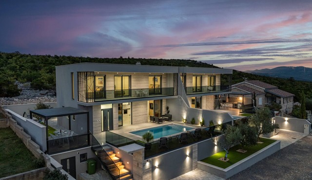 Villa Adriatique ZadarVillas in Maslenica