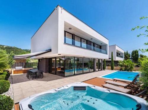 Villa Alpha