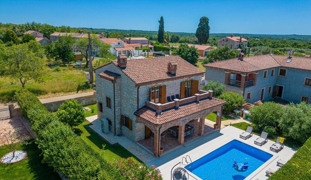 Villa Amani with pool